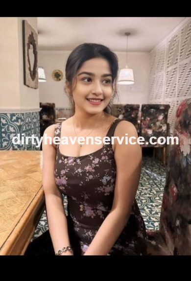 model Call Girls in Zirakpur